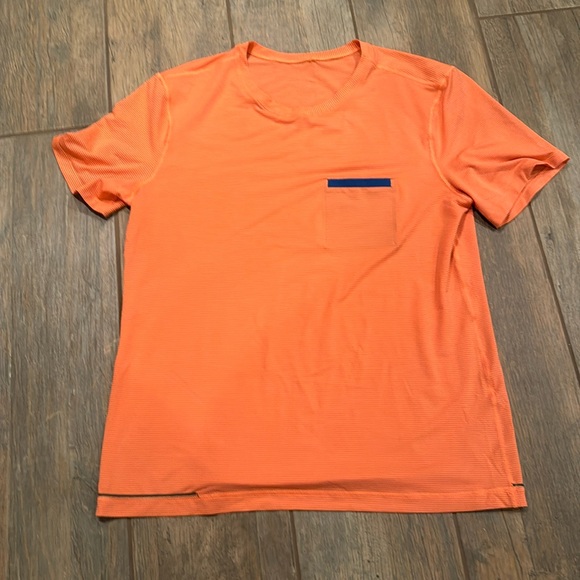 Mens Lululemon Running T Shirt Size Medium - Picture 1 of 4